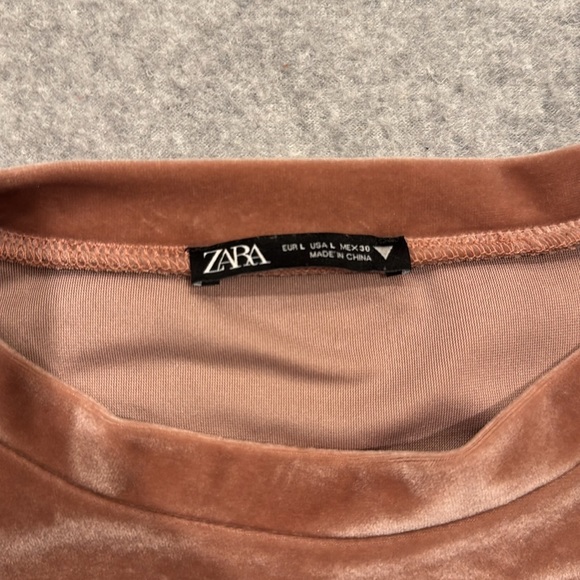 Zara women’s velvety pink pullover- size L - Picture 2 of 4